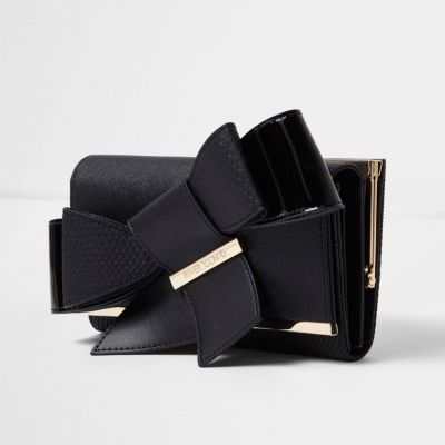 Black clip top bow purse